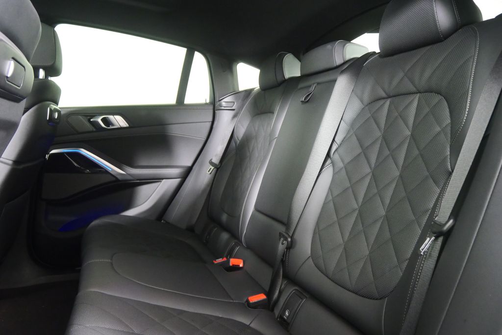 Thumbnail: 2025 BMW X6 - 15