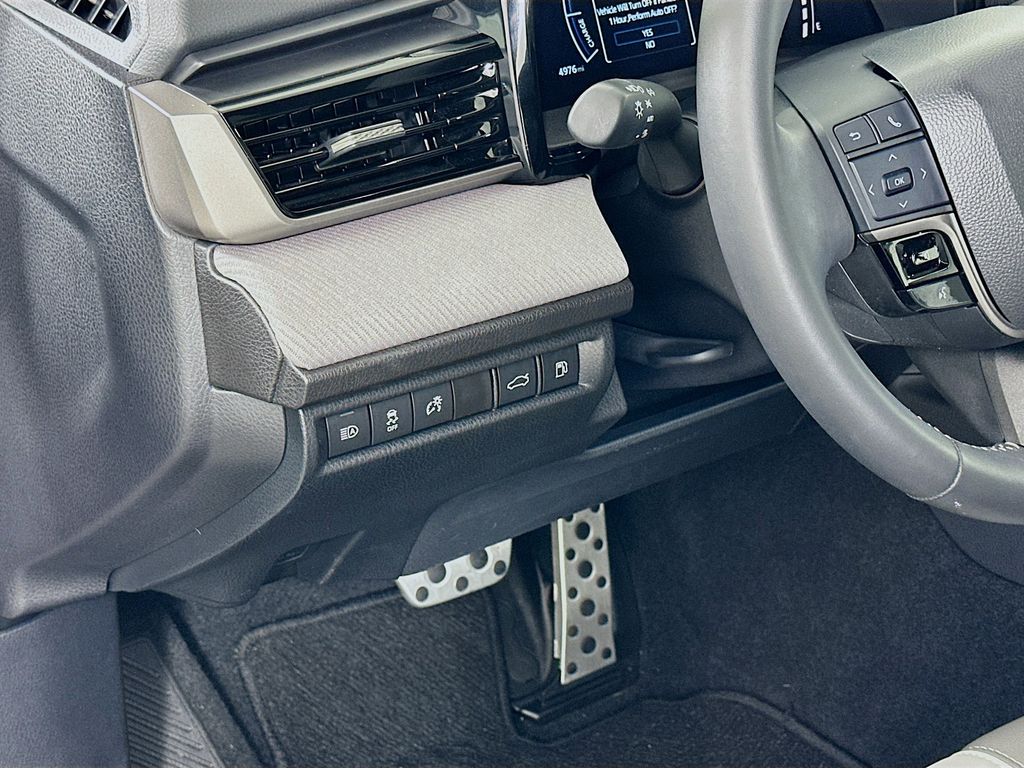 Thumbnail: 2025 Toyota Camry - 10