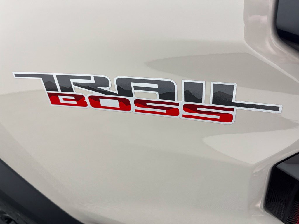 Thumbnail: 2026 Chevrolet Colorado - 3