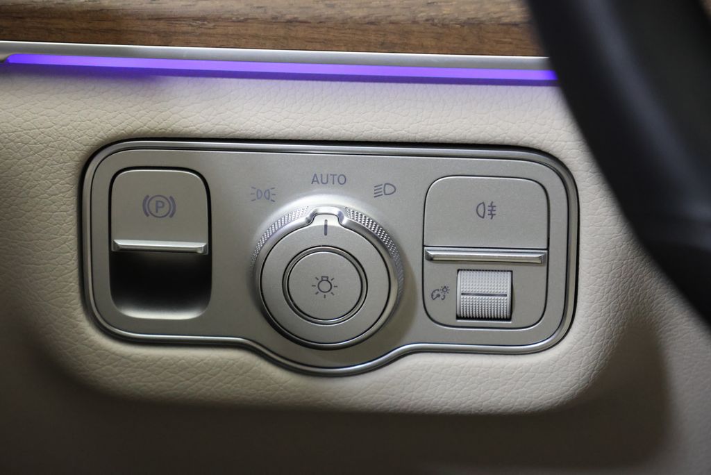 Thumbnail: 2026 Mercedes-Benz GLE - 19