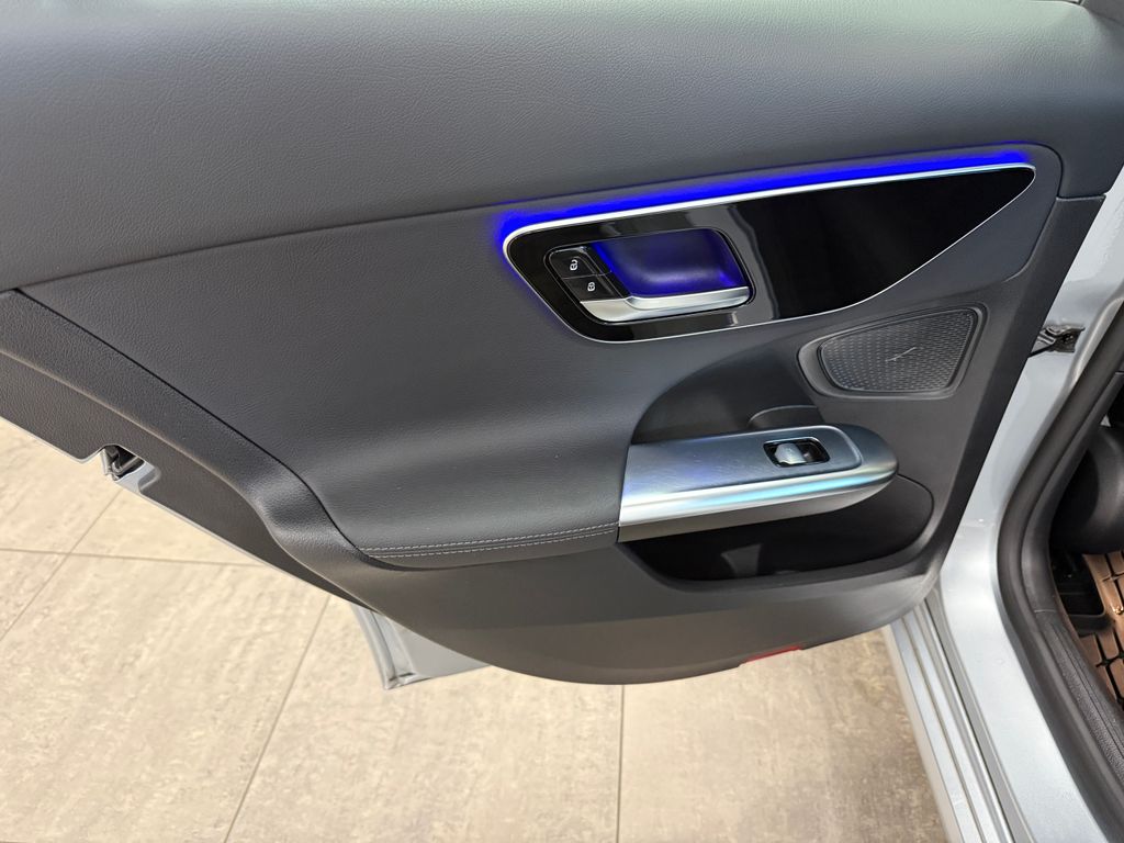 Thumbnail: 2022 Mercedes-Benz C-Class - 11