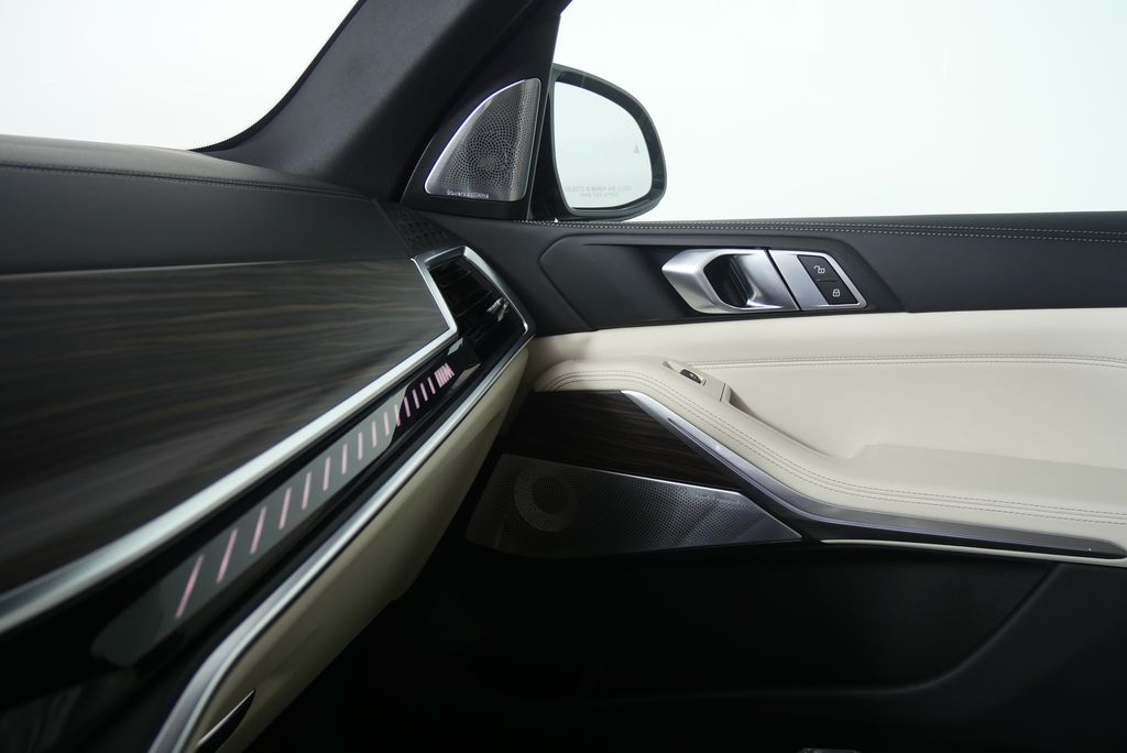 Thumbnail: 2026 BMW X5 - 26