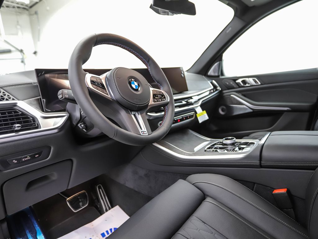 2025 BMW X5 M60i 10