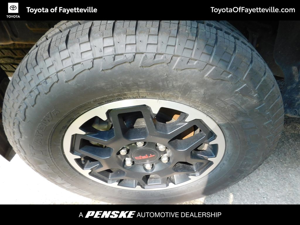 2024 Toyota Tacoma TRD Off-Road 9