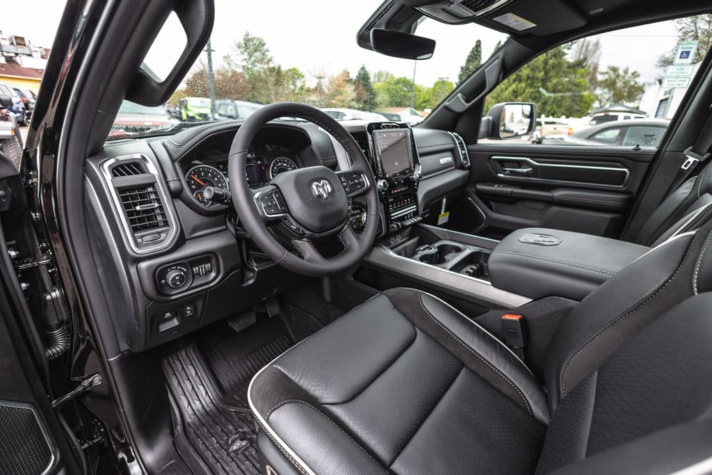 2026 Ram 1500 Laramie thumbnail 23