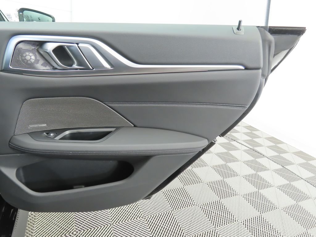 Thumbnail: 2025 BMW 4 Series - 27