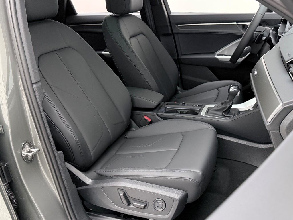 Thumbnail: 2025 Audi Q3 - 22