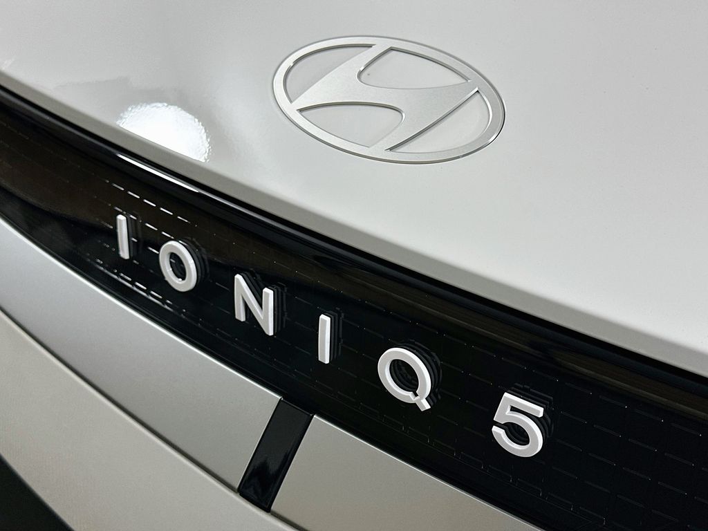 Thumbnail: 2027 Hyundai Ioniq 5 - 21
