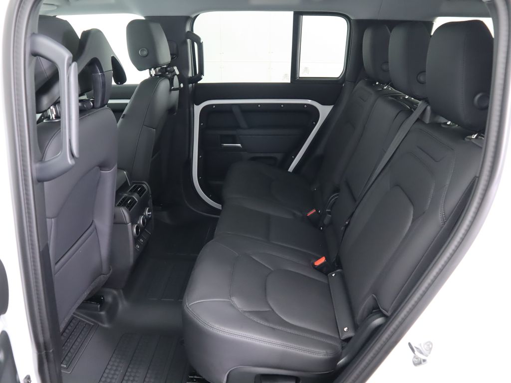 2025 Land Rover Defender 130 22