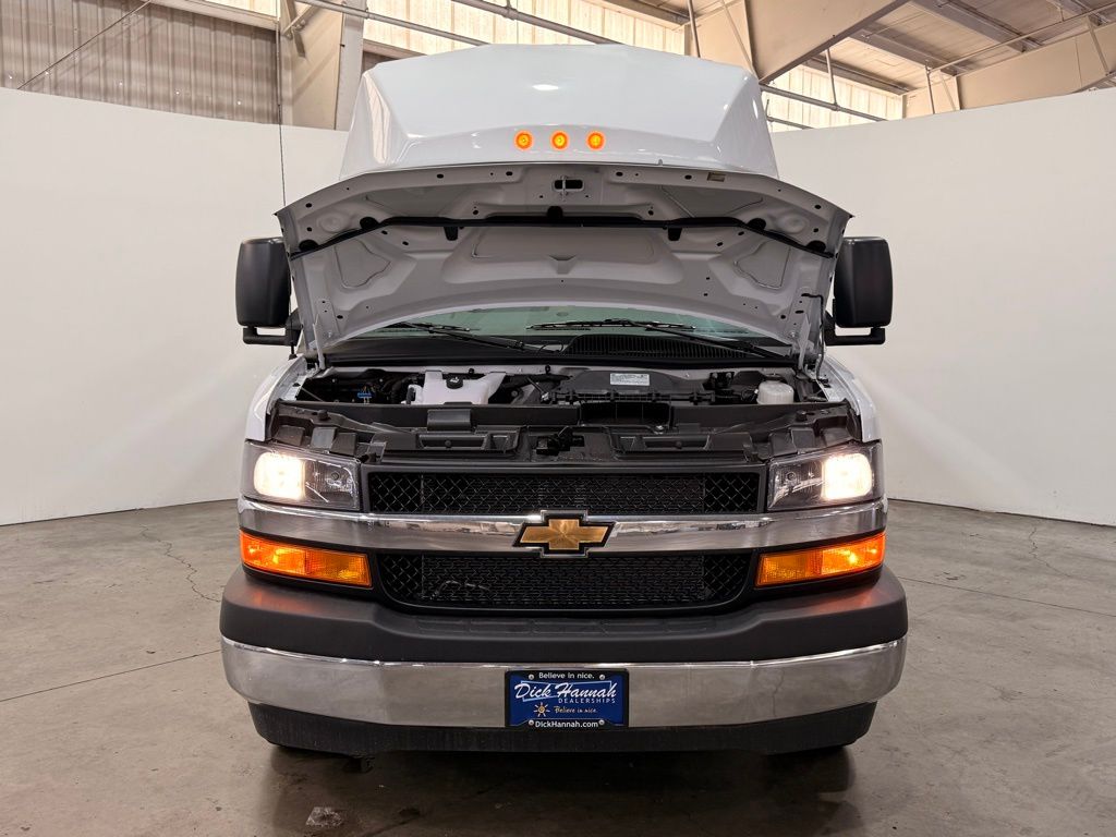 2025 Chevrolet Express 3500 Work Van