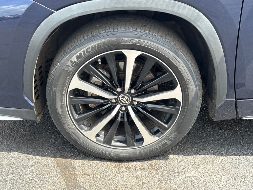 Used 2021 Toyota Highlander SUV