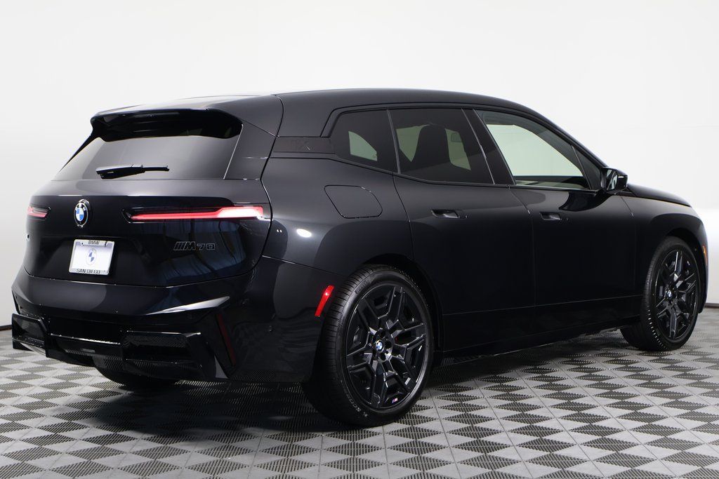 Thumbnail: 2026 BMW iX - 2