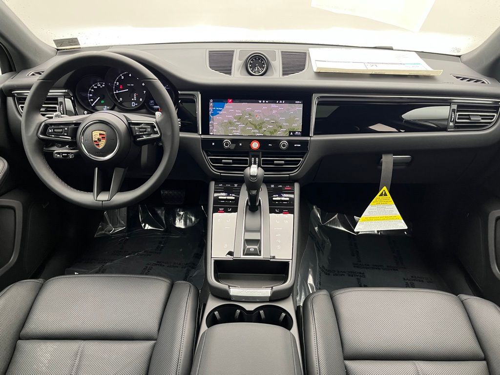 Thumbnail: 2025 Porsche Macan - 29