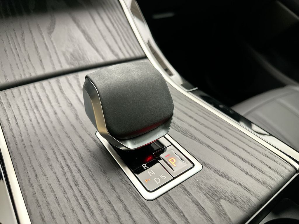 Thumbnail: 2026 Land Rover Range Rover Evoque - 12