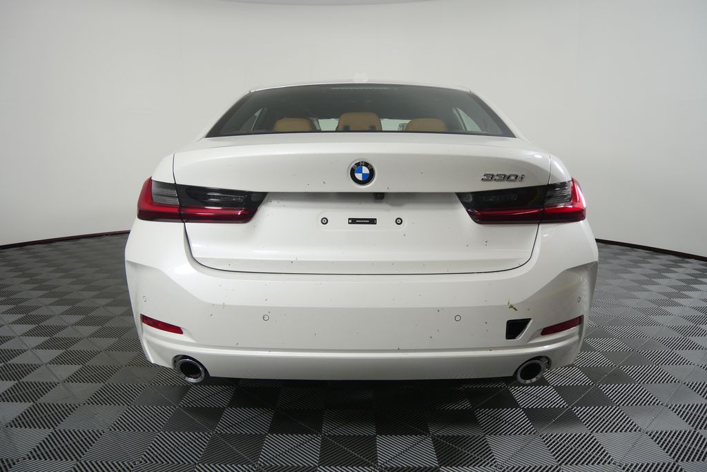 Thumbnail: 2026 BMW 3 Series - 4