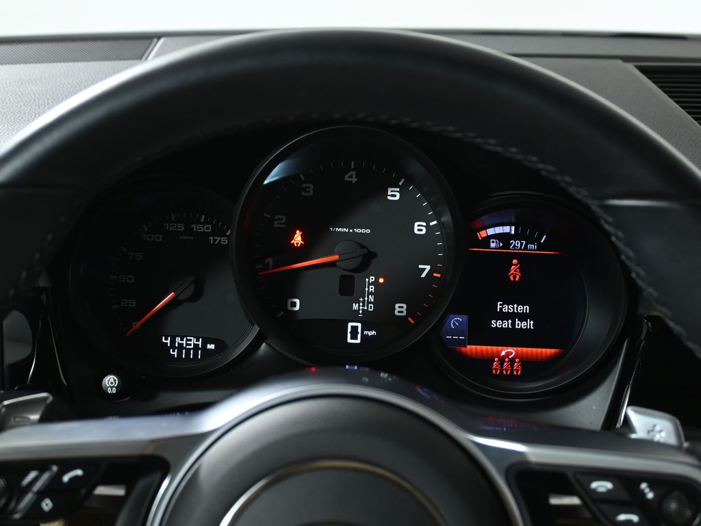 Thumbnail: 2021 Porsche Macan - 19