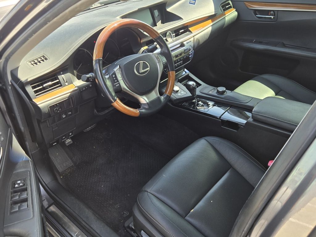 2015 Lexus ES - $8,995