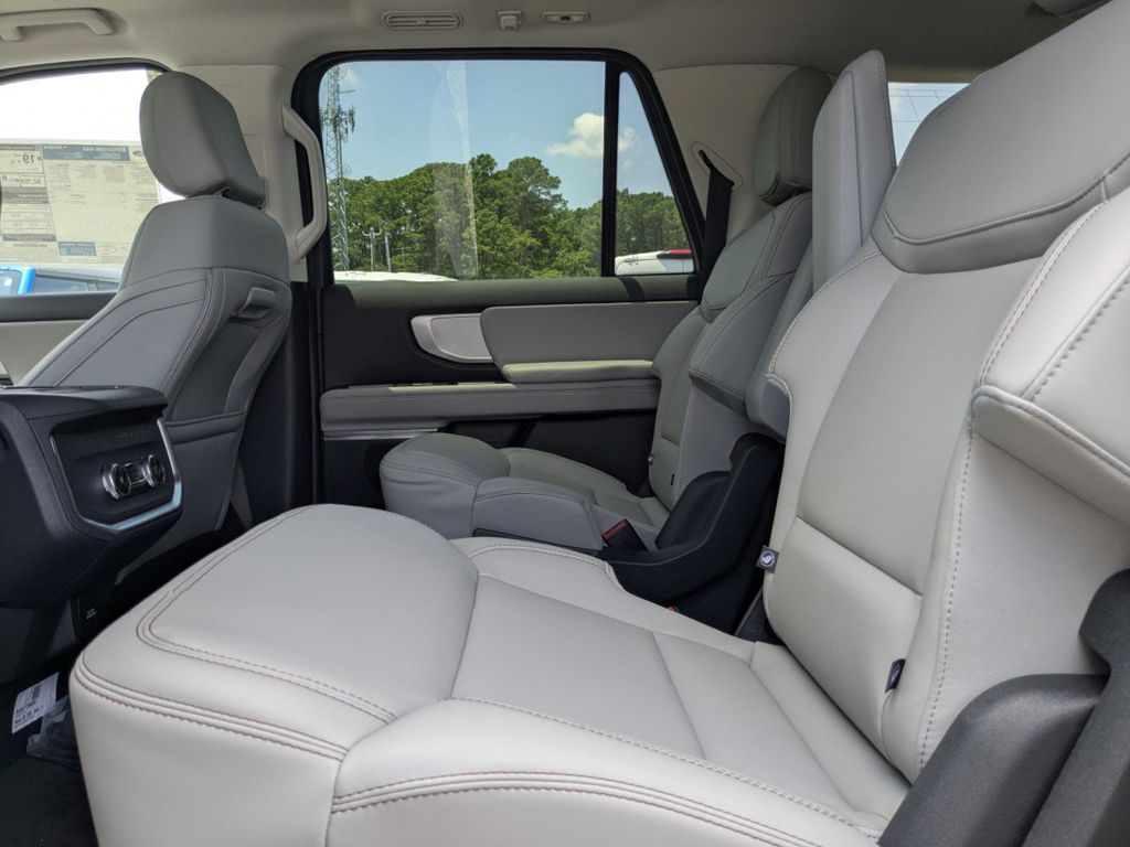 2025 Ford Expedition Active MAX