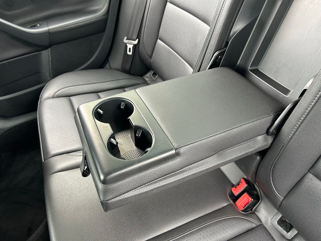 2010 Volkswagen Jetta Limited Edition 32