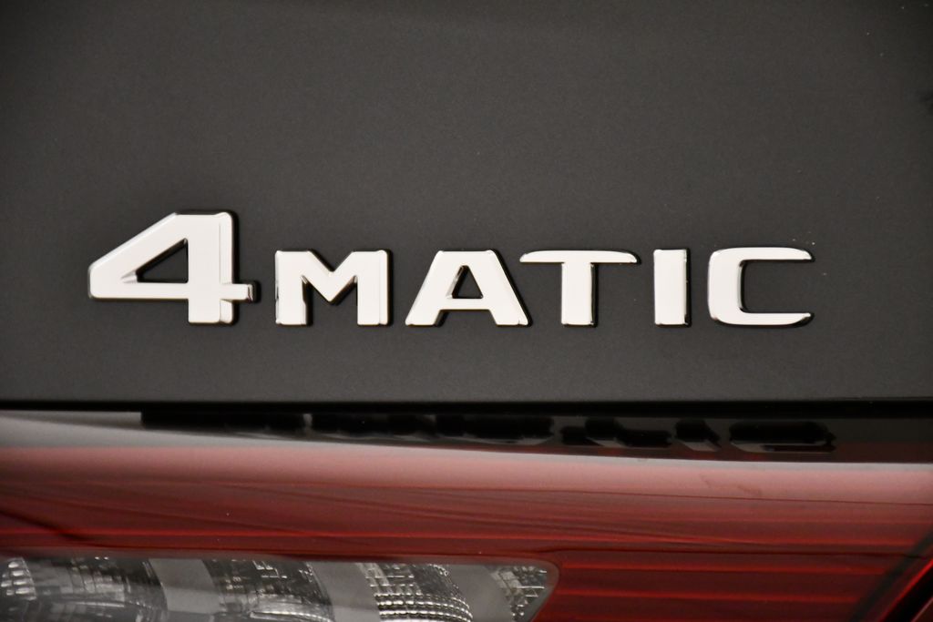 Thumbnail: 2025 Mercedes-Benz GLC - 10