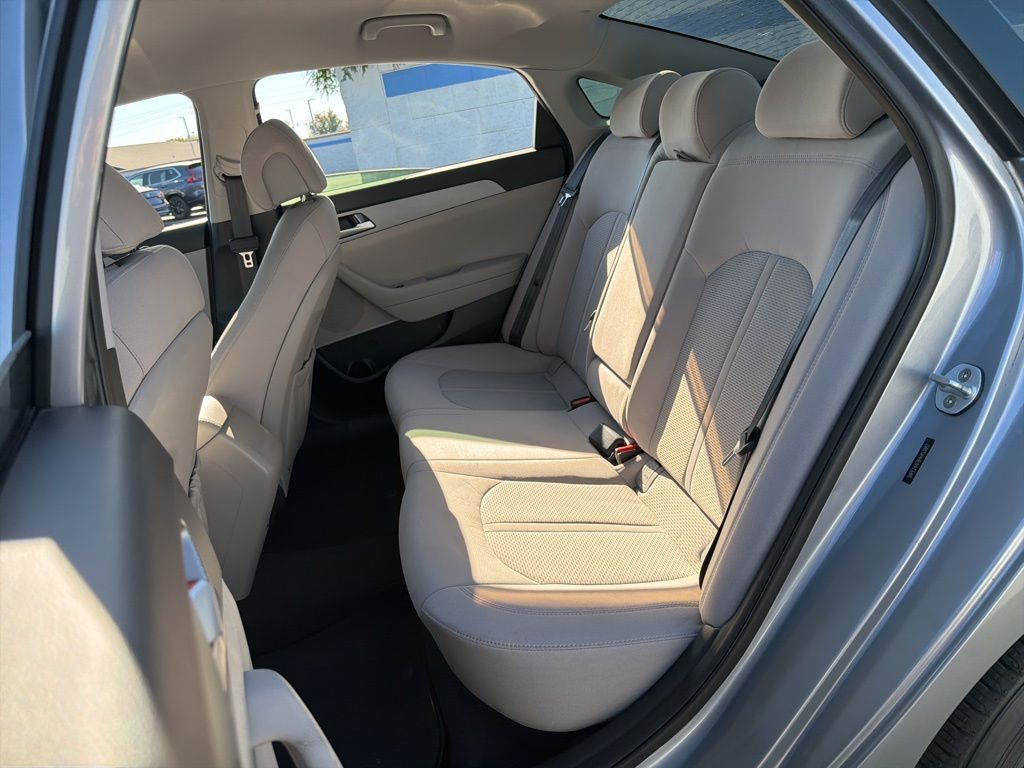 Thumbnail: 2017 Hyundai Sonata - 18