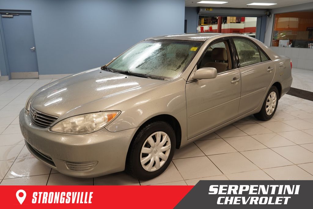 2005 Toyota Camry LE FWD
