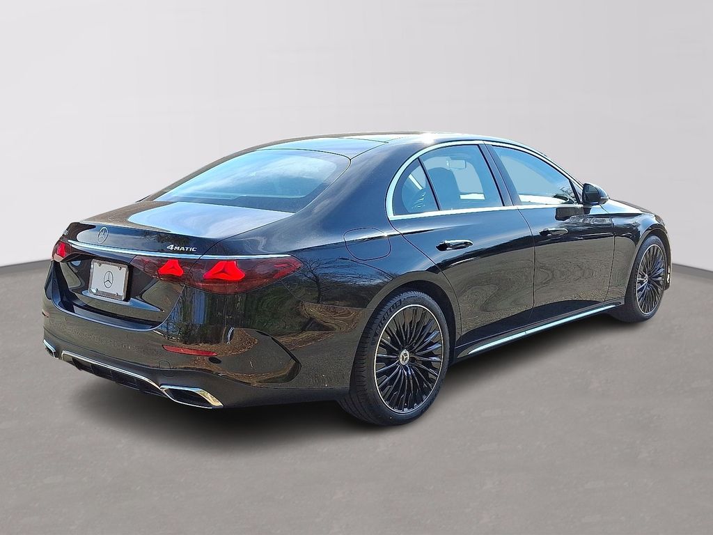 Thumbnail: 2026 Mercedes-Benz E-Class - 3