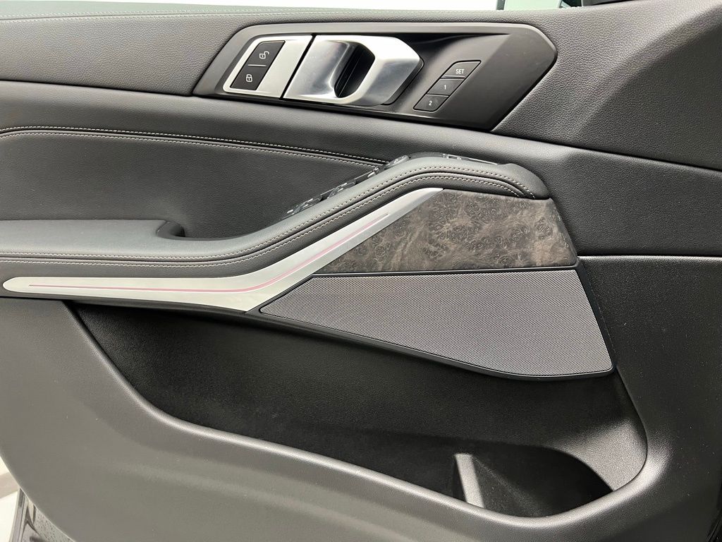 Thumbnail: 2023 BMW X5 - 21