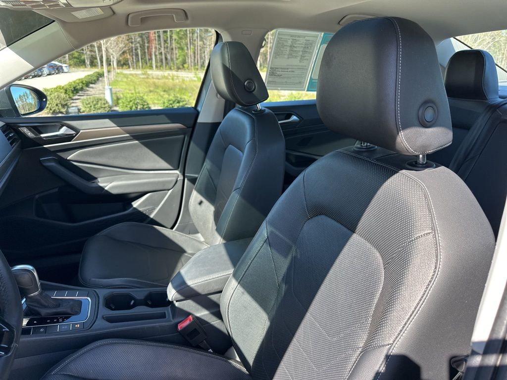 2019 Volkswagen Jetta SEL Premium 18