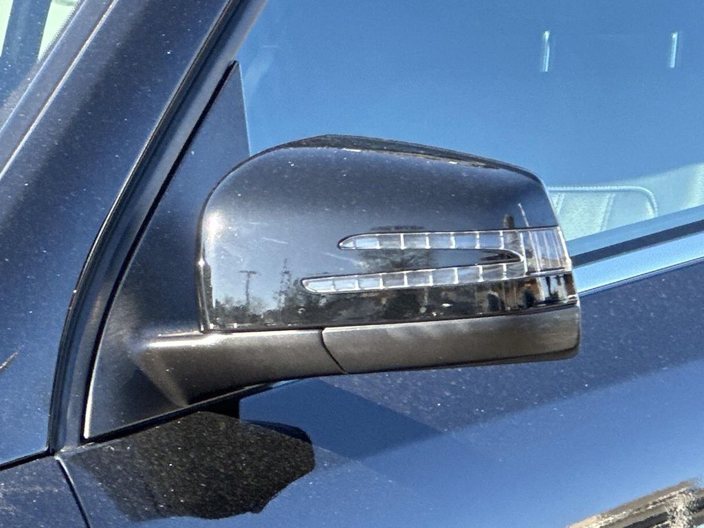 Thumbnail: 2017 Mercedes-Benz GLE - 2