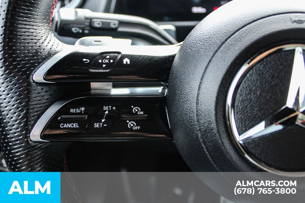 Used 2025 Black Mercedes-Benz GLB 250 image 26