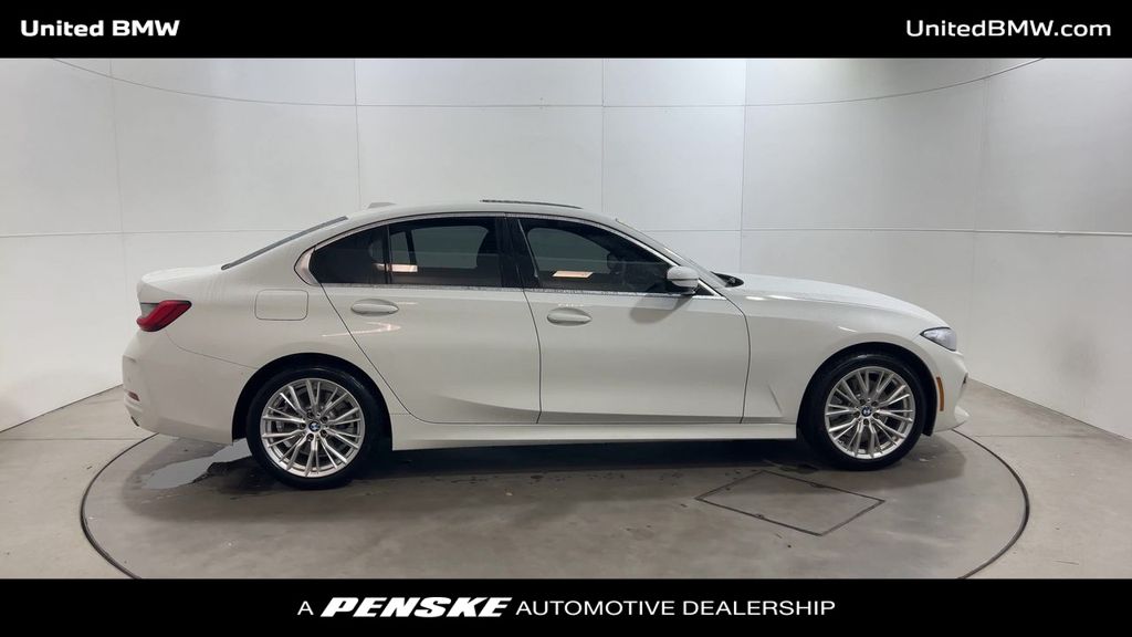 2024 BMW 3 Series 330i 9
