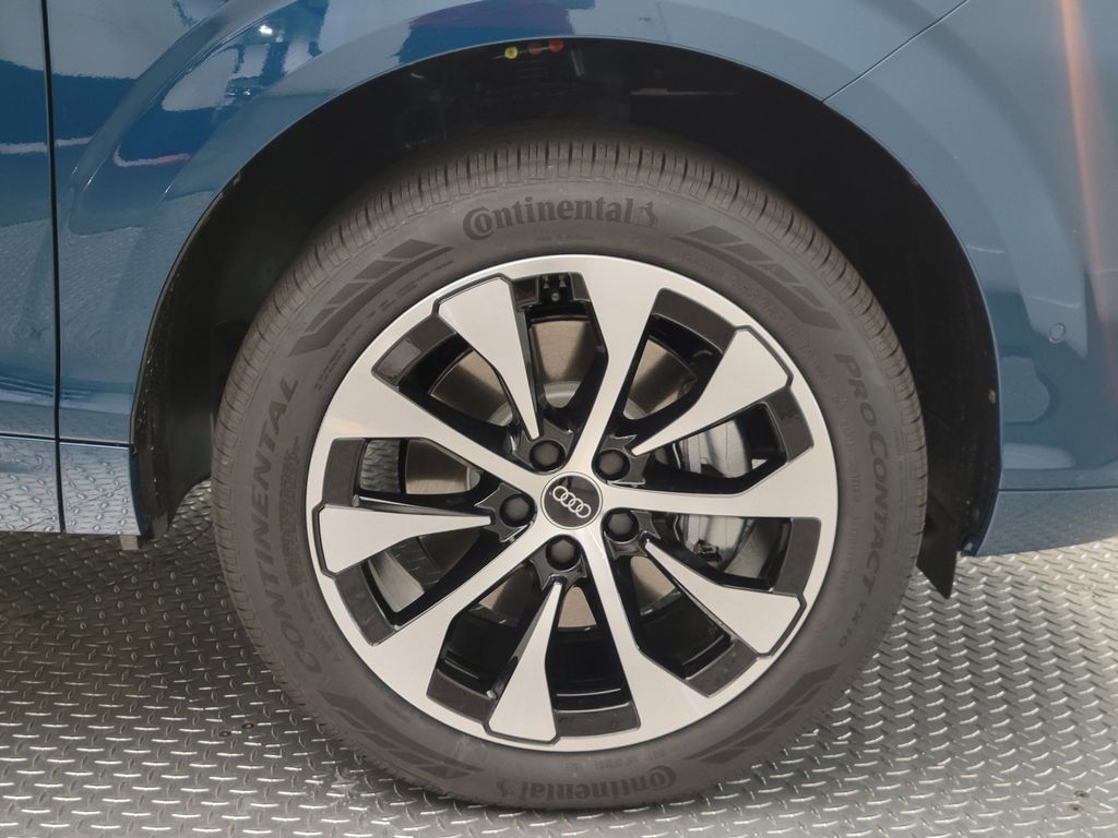 Thumbnail: 2026 Audi Q3 - 12