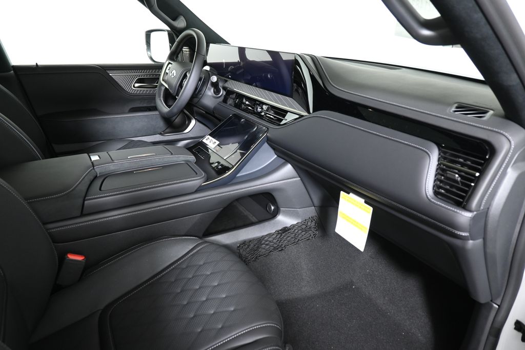 Thumbnail: 2026 INFINITI QX80 - 21