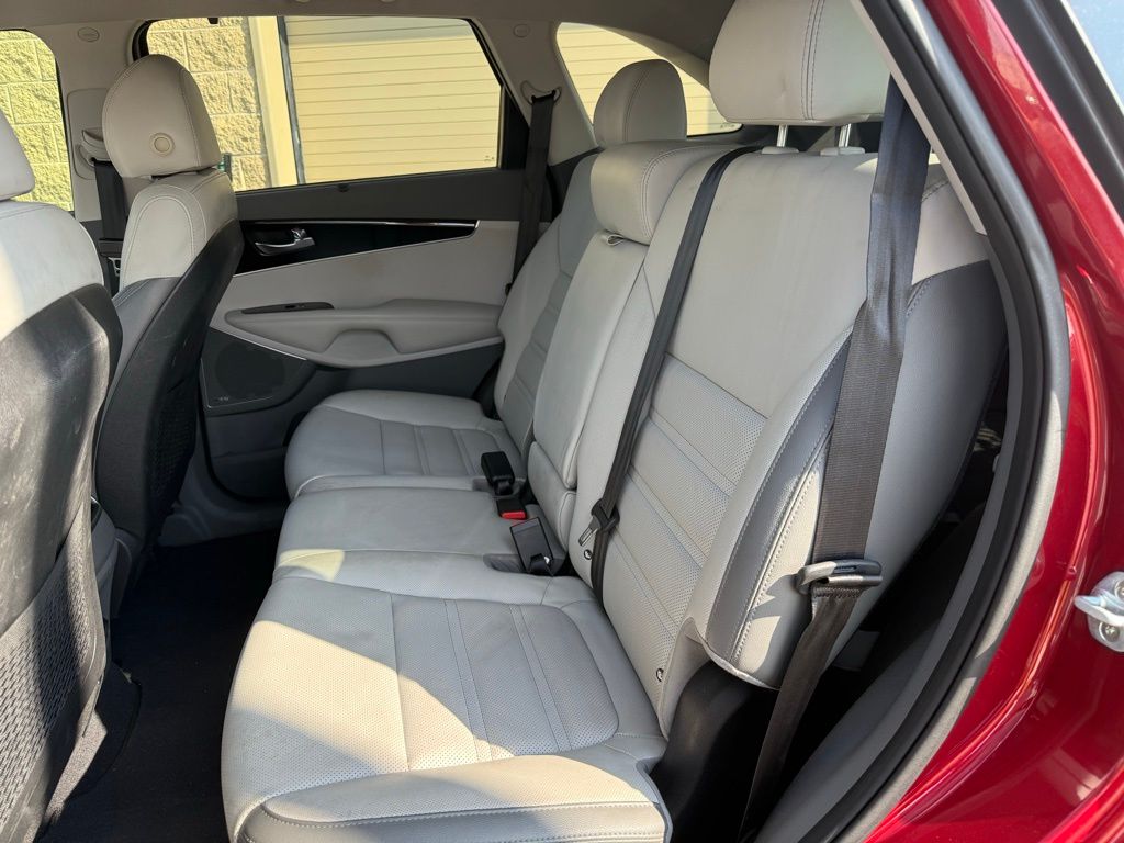 Thumbnail: 2018 Kia Sorento - 10