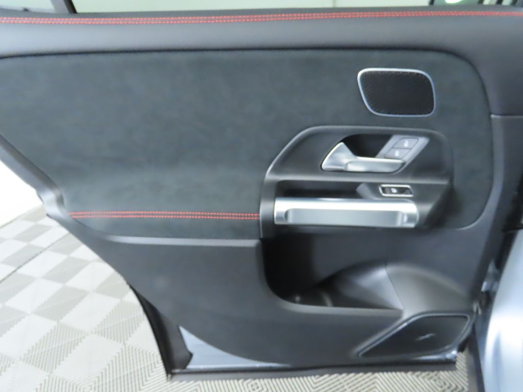 Thumbnail: 2026 Mercedes-Benz GLB - 27