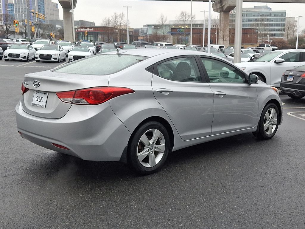 Thumbnail: 2013 Hyundai Elantra - 4