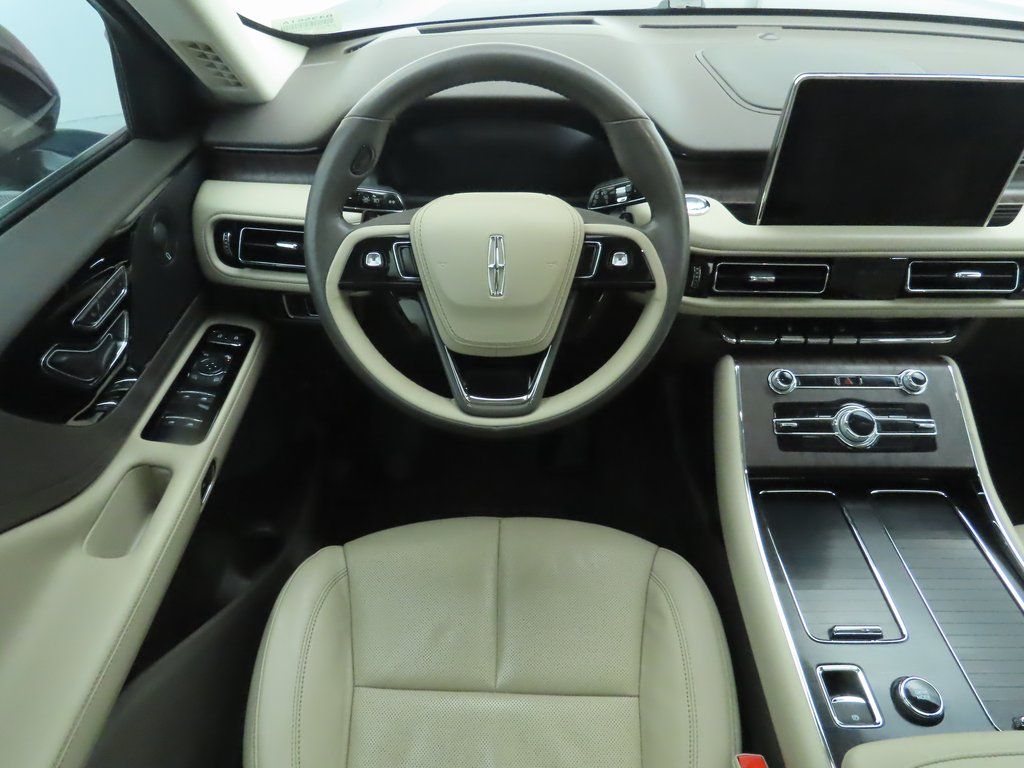 Thumbnail: 2022 Lincoln Aviator - 10