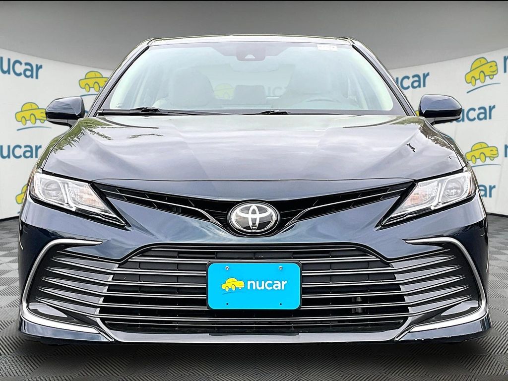 2021 Toyota Camry — photo 2