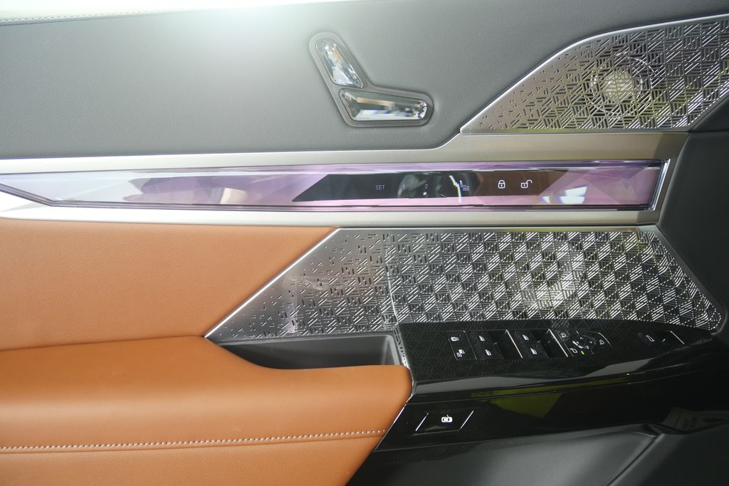 Thumbnail: 2026 BMW 7 Series - 8