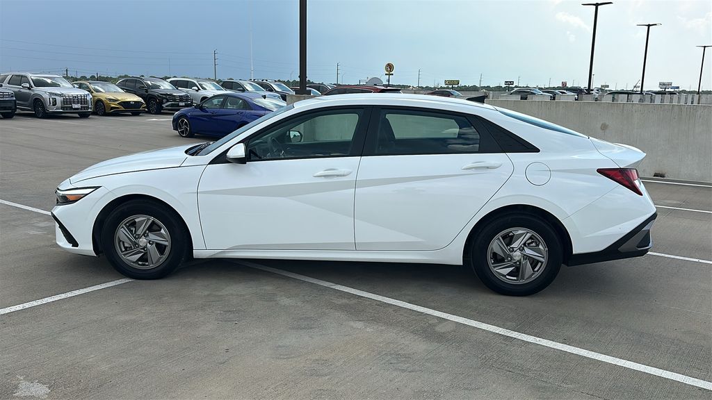 2026 Hyundai Elantra SE - 8
