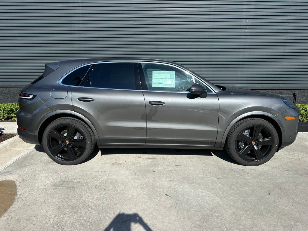 Thumbnail: 2026 Porsche Cayenne - 10