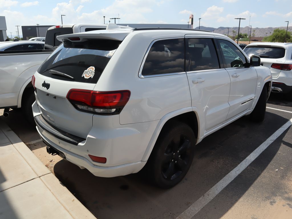 Thumbnail: 2015 Jeep Grand Cherokee - 4