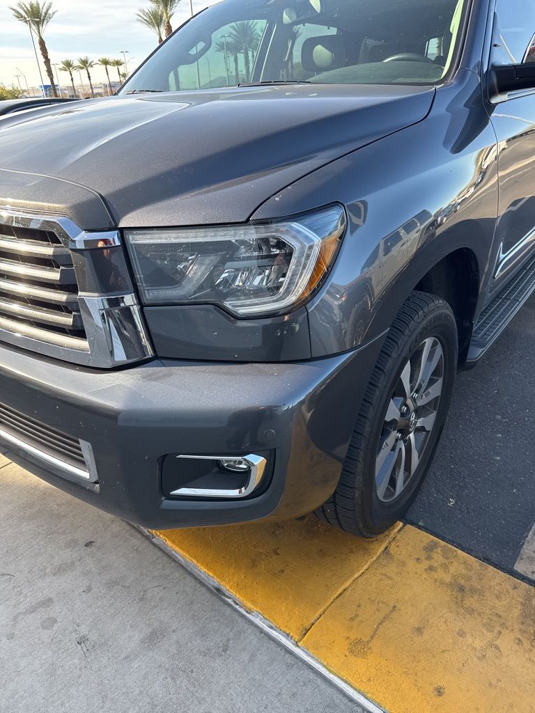Thumbnail: 2018 Toyota Sequoia - 4