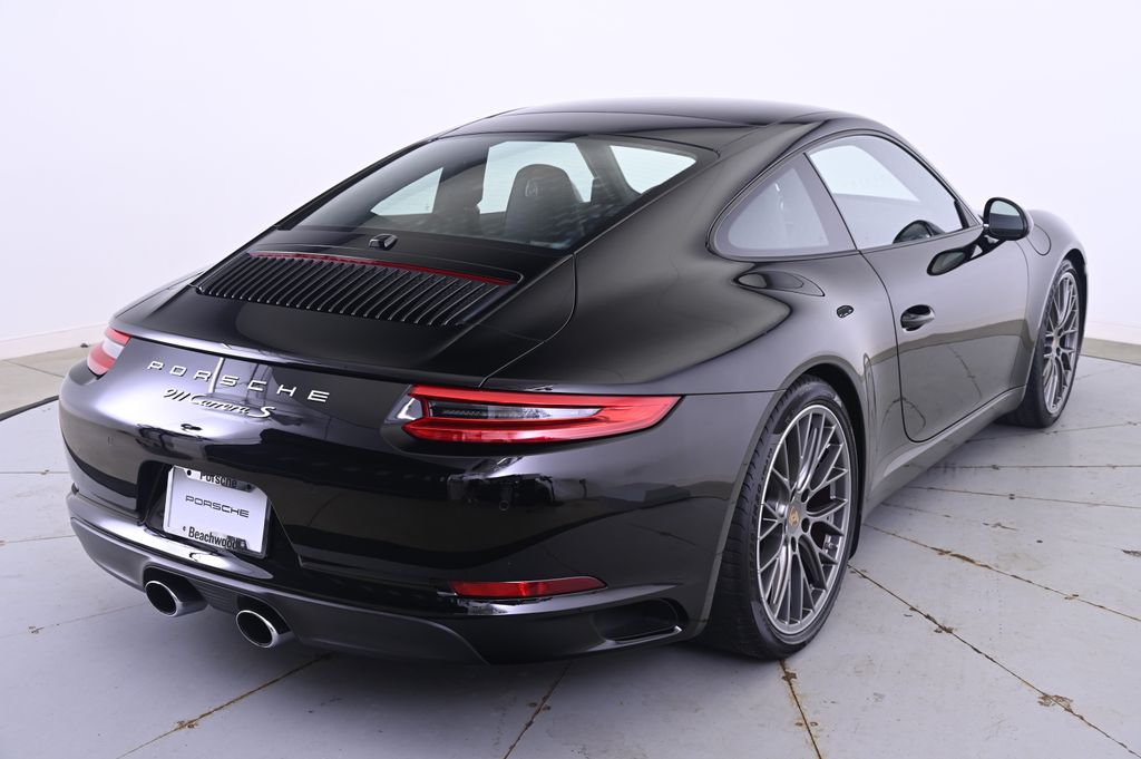 Thumbnail: 2017 Porsche 911 - 7
