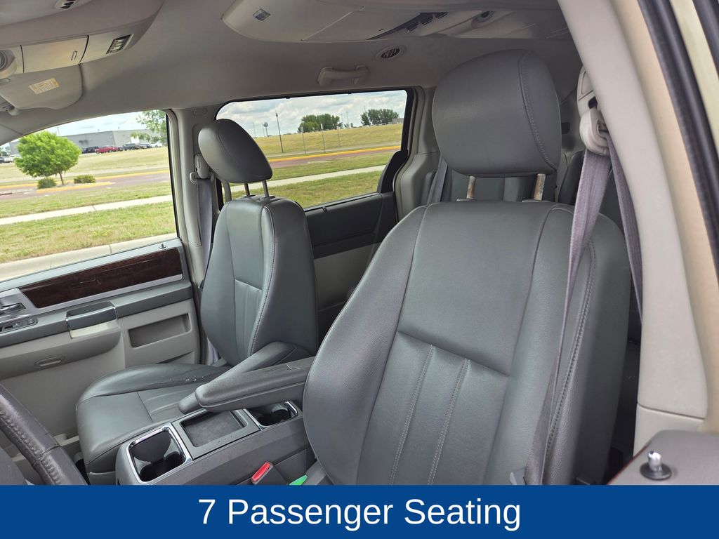2010 Chrysler Town & Country Touring