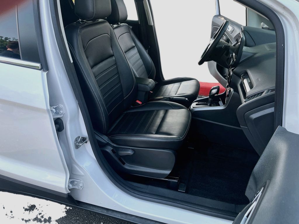 Used 2021 White Ford Titanium image 28