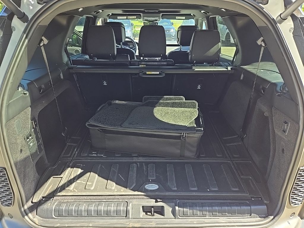 Certified Used 2025 White Land Rover S image 18