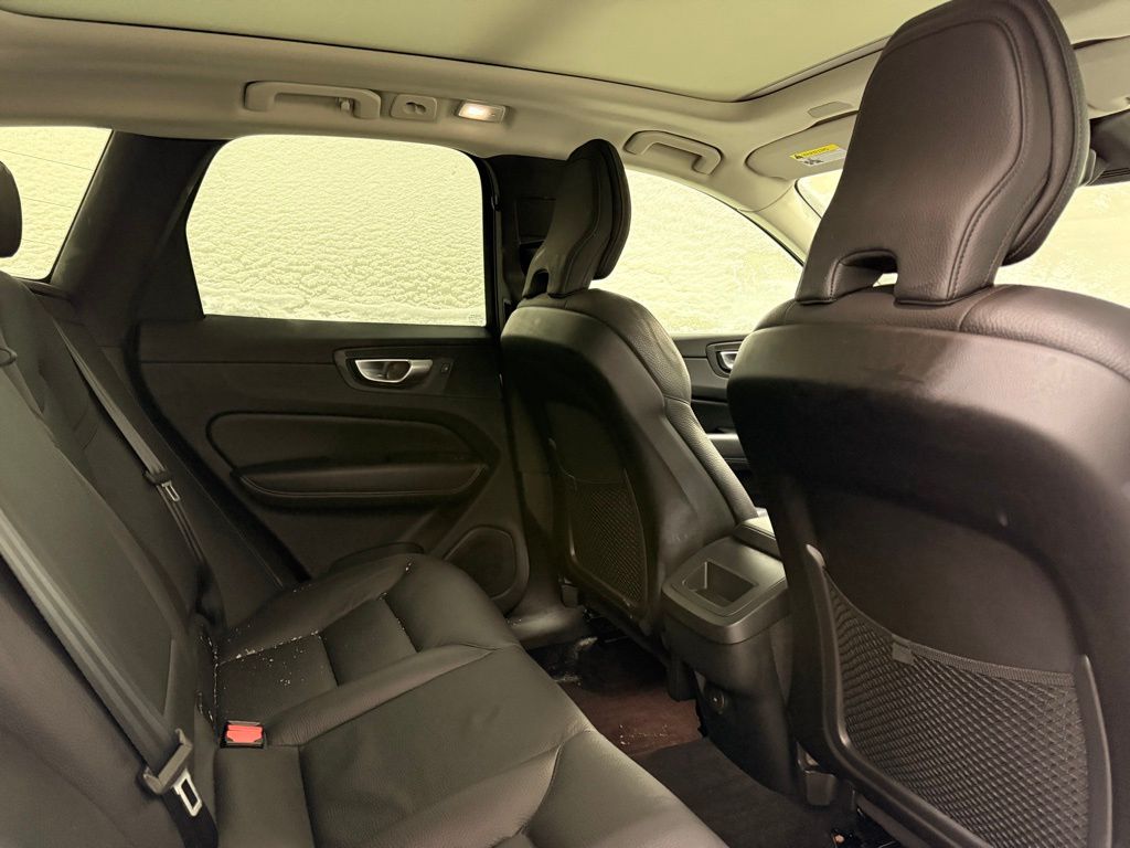 Thumbnail: 2023 Volvo XC60 - 25