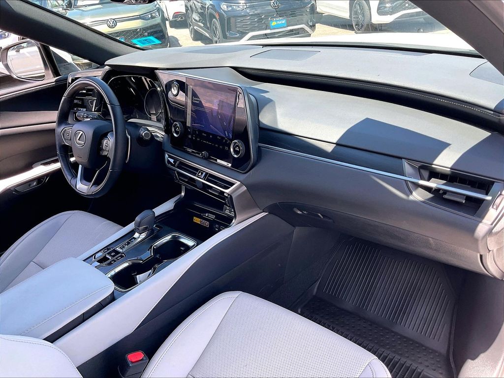 2024 Lexus RX — photo 13